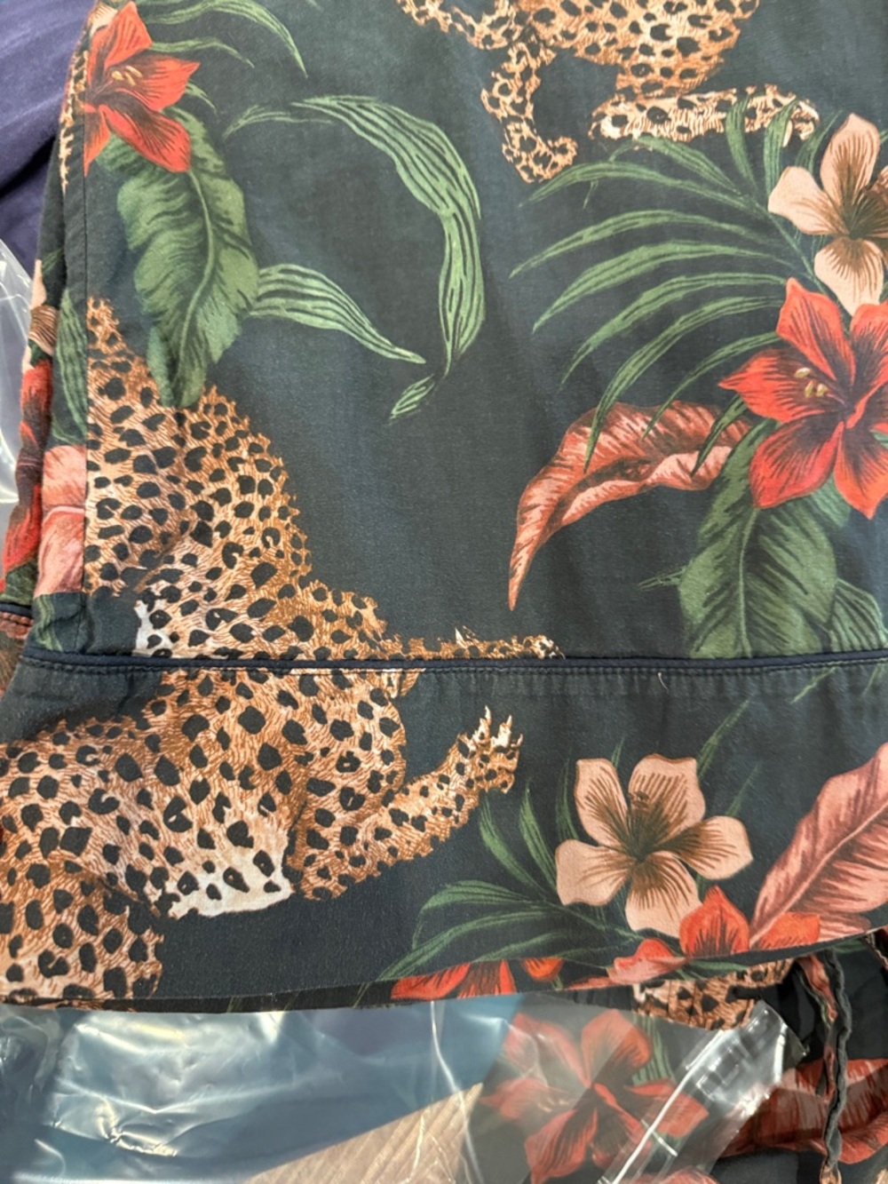 Desmond & Dempsey pajama set: Cami & Wide Leg Pants in Soleia Leopard/Floral SM - Picture 7 of 12